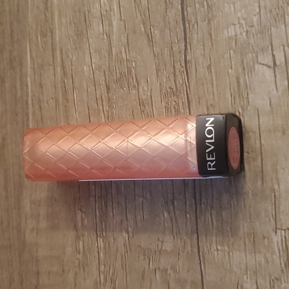 Revlon Colorburst Lip Butter - Peach Parfait - Picture 2 of 4